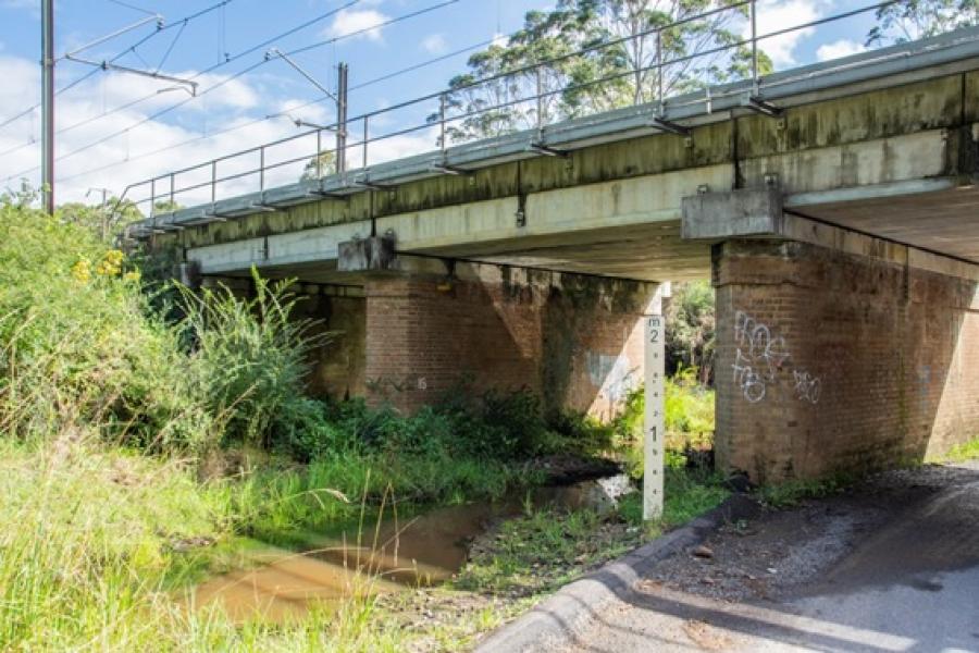 Rail Bridge at Turpentine Road, Kangy Angy